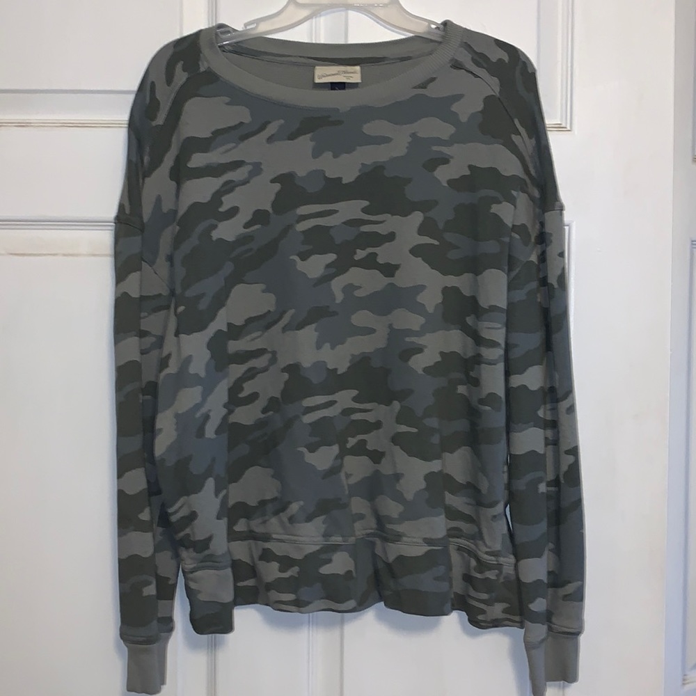 ⭐️Brand new target Camo pullover
